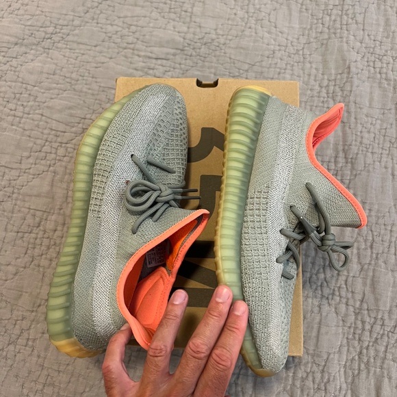 Adidas Yeezy Boost 350 V2 Desert Sage Size 11 Mens - Picture 3 of 8